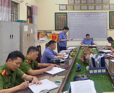 Kiểm sát trực tiếp việc tạm giữ, tạm giam tại Nhà tạm giữ Công an huyện...